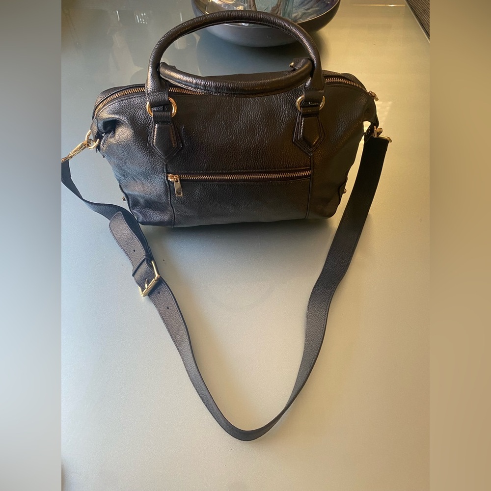 Ora Deiphe Elegant Brown Leather bag in great condition.